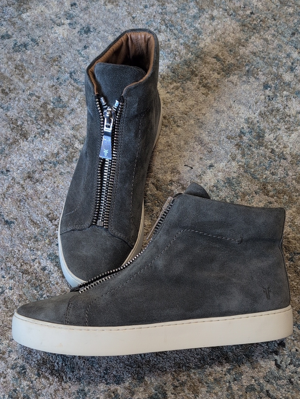 FRYE Lena Front Zip High Top Suede Sneakers Grigio Grey Size 10M

​Description: